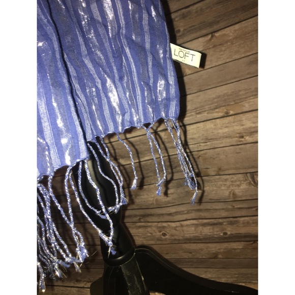 🧣Ann Taylor Loft Scarf - Picture 3 of 5